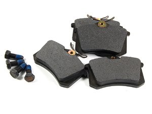 Pastillas de freno traseras para varios modelos de automóviles, incluyendo Peugeot Partner, Renault Fluence, Megane y VW Golf, fabricadas en cerámica con sistema anti vibración y resistencia.