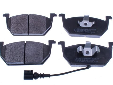 Pastillas de freno delanteras para modelos específicos de Audi, VW y VW - semimetálicas con sistema antivibración y antirruido - imagen principal.