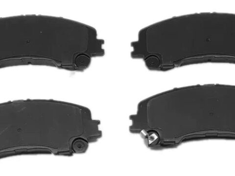 Pastillas de freno delanteras para vehículos Nissan X-Trail y Chevrolet Colorado y Trailblazer. Modelo semimetálico Ultrapad con sistema anti vibración y ruido. Apto para años 2015 a 2020 y 2018 a 2023 respectivamente. ¡Compra con calidad garantizada en nuestra tienda!