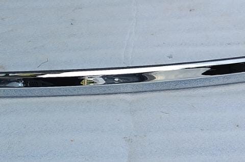 Moldura cromada para maletero de un auto Suzuki Dzire 4 del año 2013 al 2017 y Dzire 5 del 2018 al 2024. Ideal para personalizar tu vehículo.