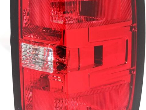 Farol trasero derecho ya instalado en Chevrolet Silverado 2014